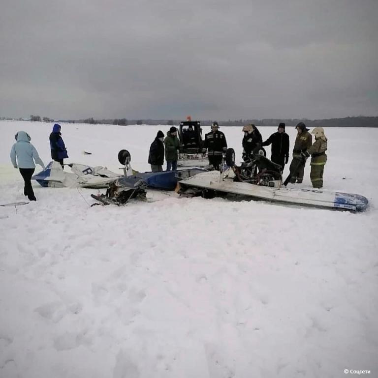 3 personas mueren al estrellarse una avioneta en San Petersburgo