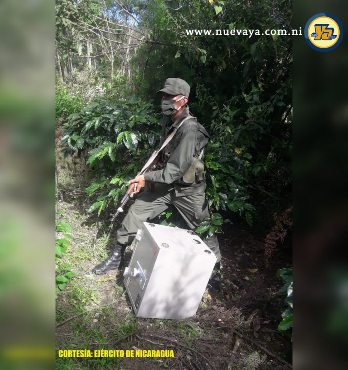 Ejercito de nicaragua recupera caja fuerte con c 230 mil soldado 1