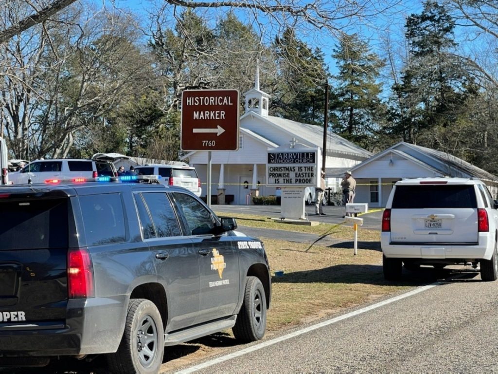 Un pastor murió y 3 personas más resultaron heridas durante un tiroteo en Texas, Estados Unidos