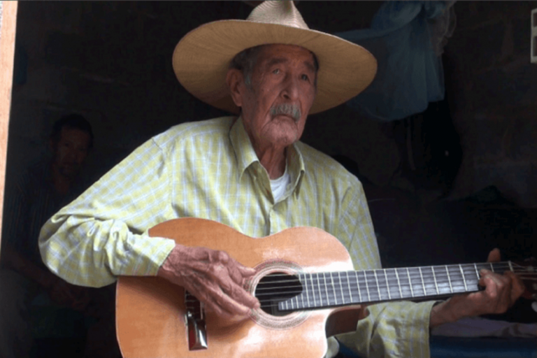 Estelianos celebran 107 aniversario del natalacio de Felipe Urrutia, el trovador segoviano