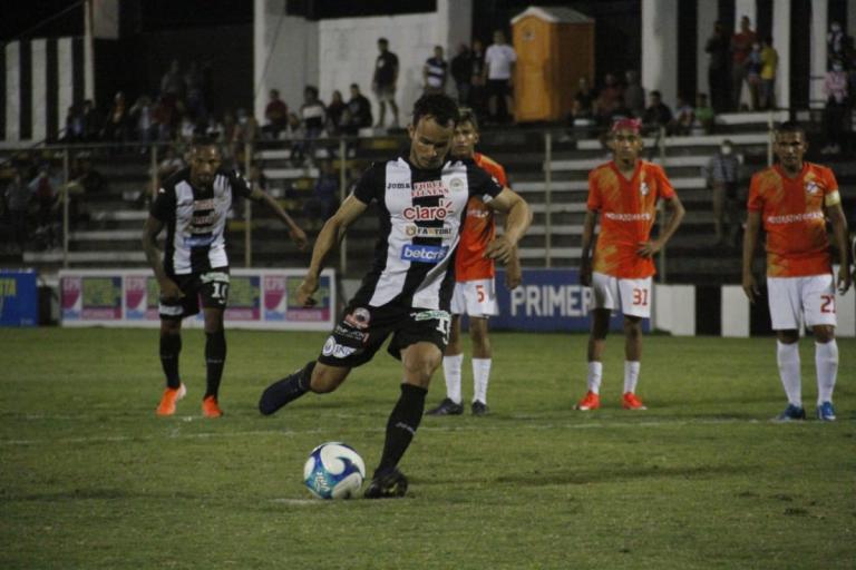 Diriangén golea al Chinandega y es nuevo líder del fútbol