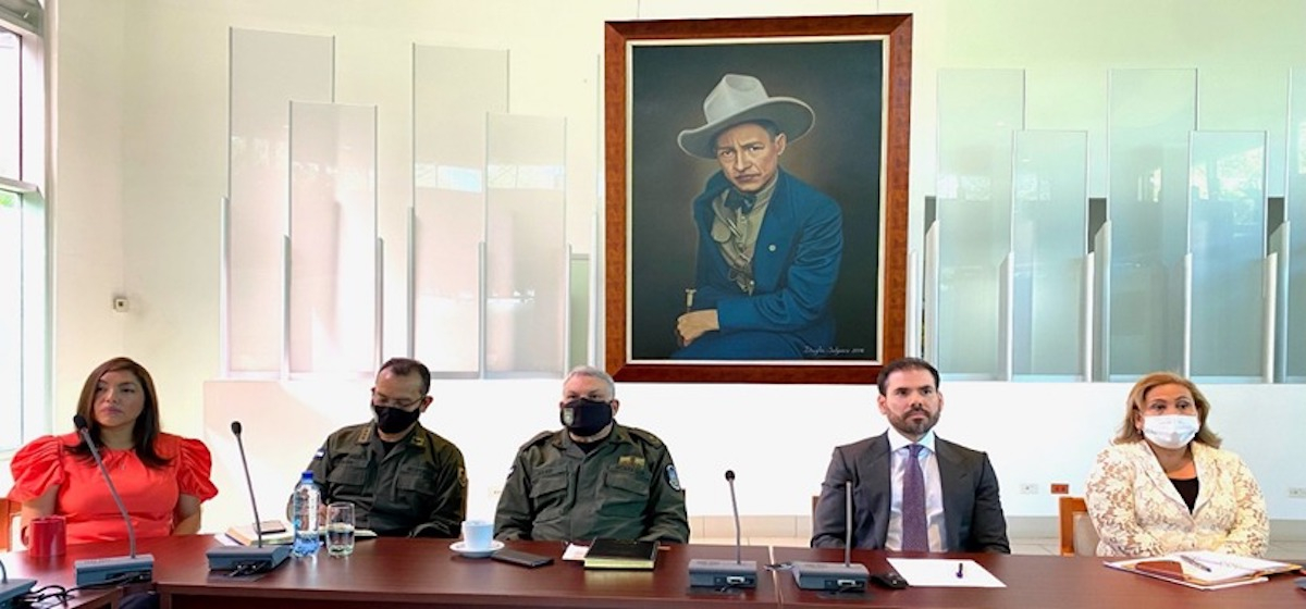 Compañero Laureano Ortega/Presidencia, Compañero General de Brigada Spiro Bassi, Jefe de la Fuerza Aérea, Coronel Efrén Marín, Jefe del Estado Mayor de la Fuerza Aérea, Compañera María Eunises Rivas, Secretaría Ejecutiva del CONICYT y Compañera Jenny Martínez Diputada, Miembro de la Comisión de Infraestructura de la Asamblea Nacional