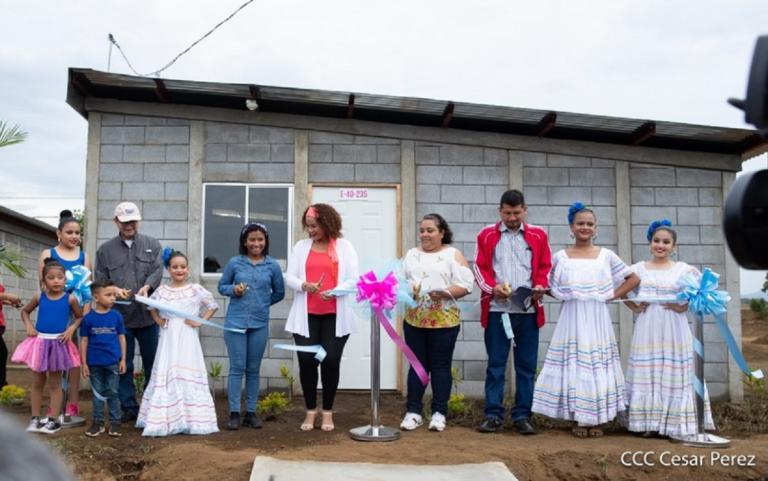 Entregan otras 100 viviendas del Programa Bismarck Martínez