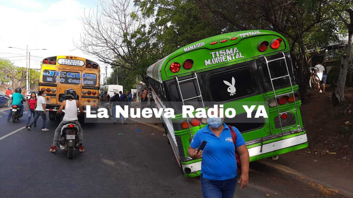 Conductores de buses ponen en peligro a 120 pasajeros en managua