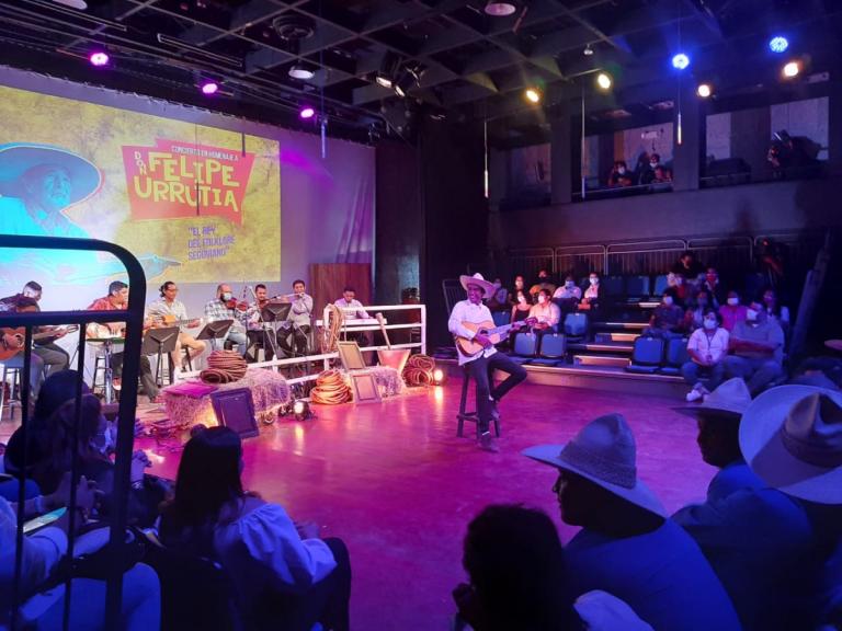 Rinden homenaje a Don Felipe Urrutia