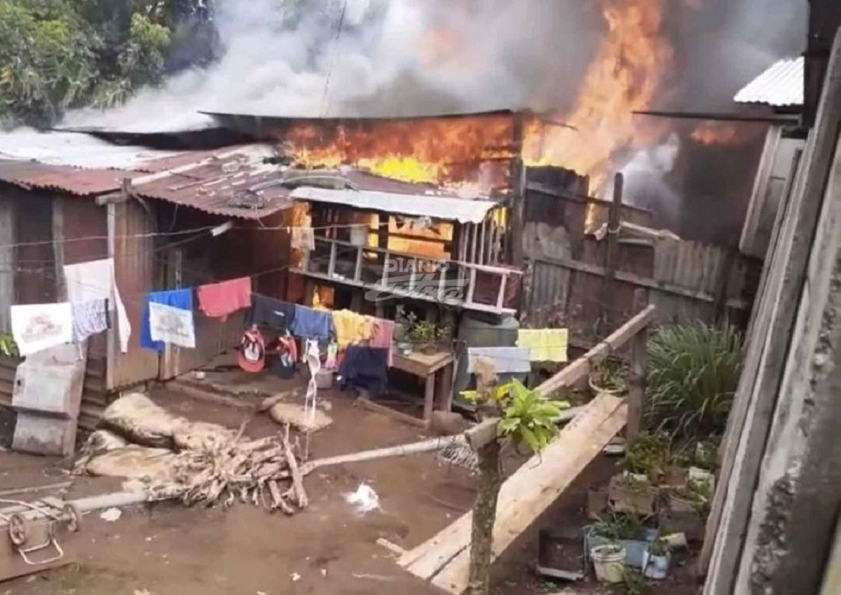 Incendio deja en la calle a más de 25 pinoleros en Alajuela, Costa Rica