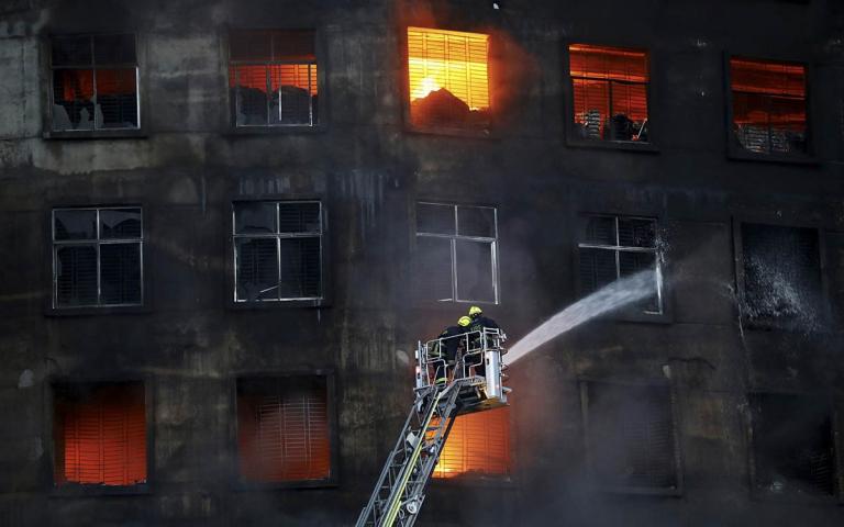 52 personas murieron por incendio en una fábrica en Bangladesh