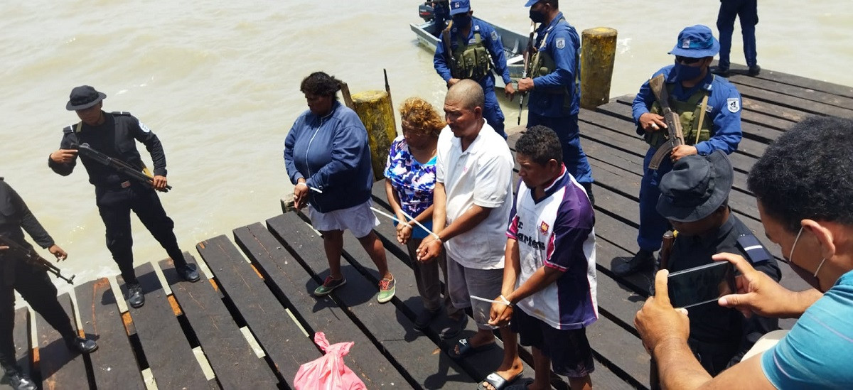 Fuerza naval incauta 8 tacos de droga en bilwi caribe norte