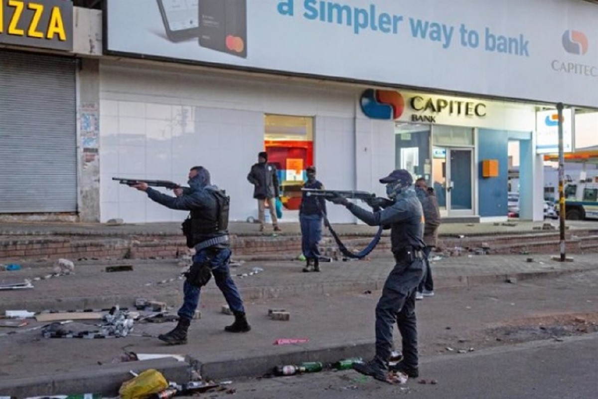 Al menos 36 muertos en la ultima semana por la violencia racial y los disturbios en el este de sudafrica
