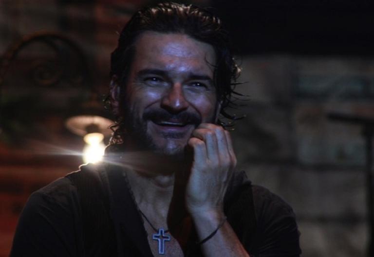 Ricardo Arjona pasó desapercibido, cantó en el metro de Nueva York… pero nadie lo reconoció