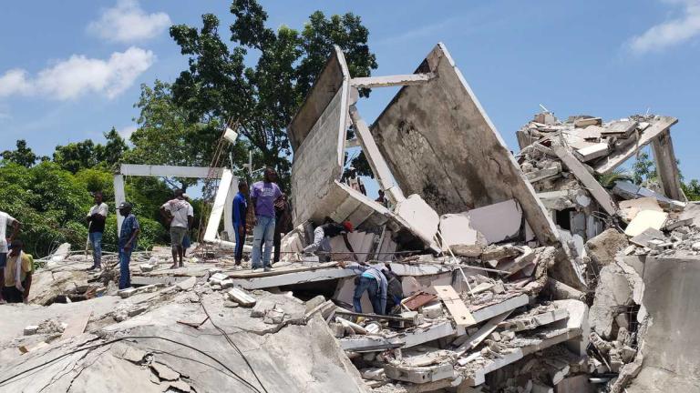 Las víctimas del terremoto de Haití saturan las morgues y ponen al límite los hospitales