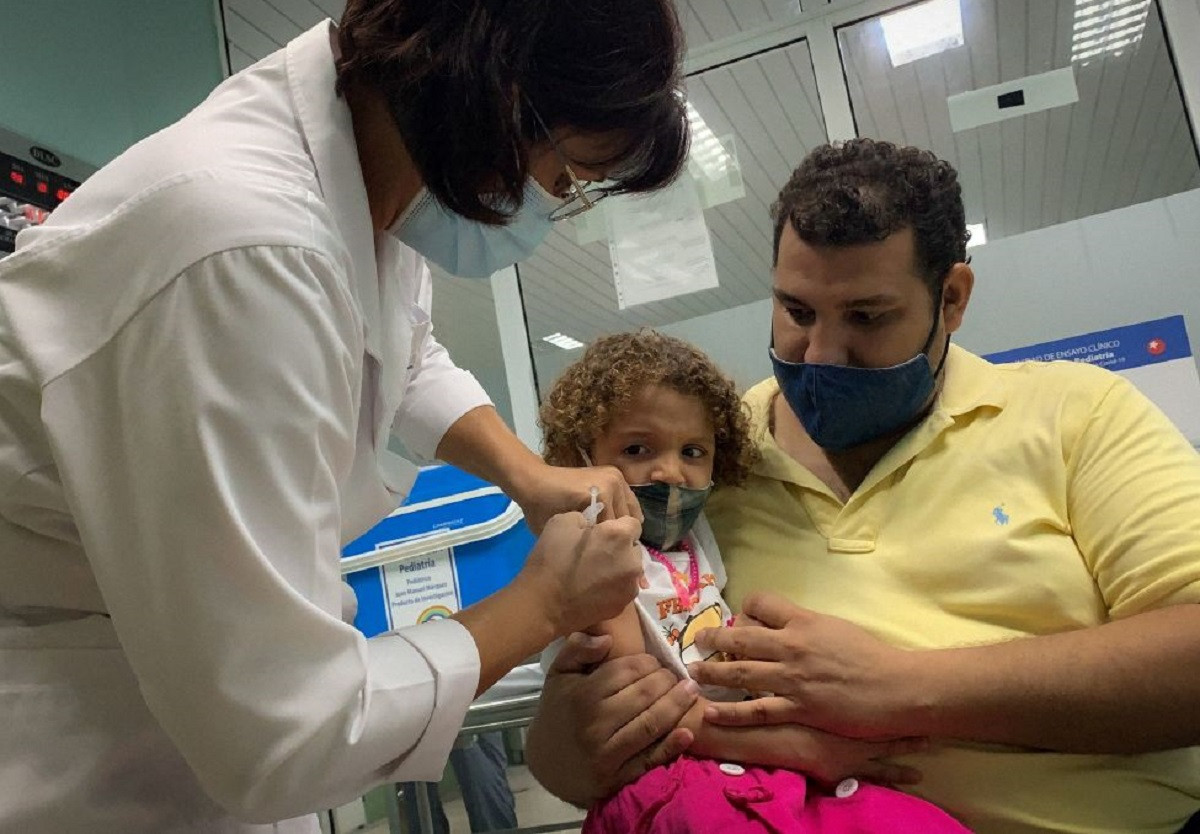 Cuba avanza a buen ritmo la inmunizacion masiva de ninos con sus propias vacunas anticovid