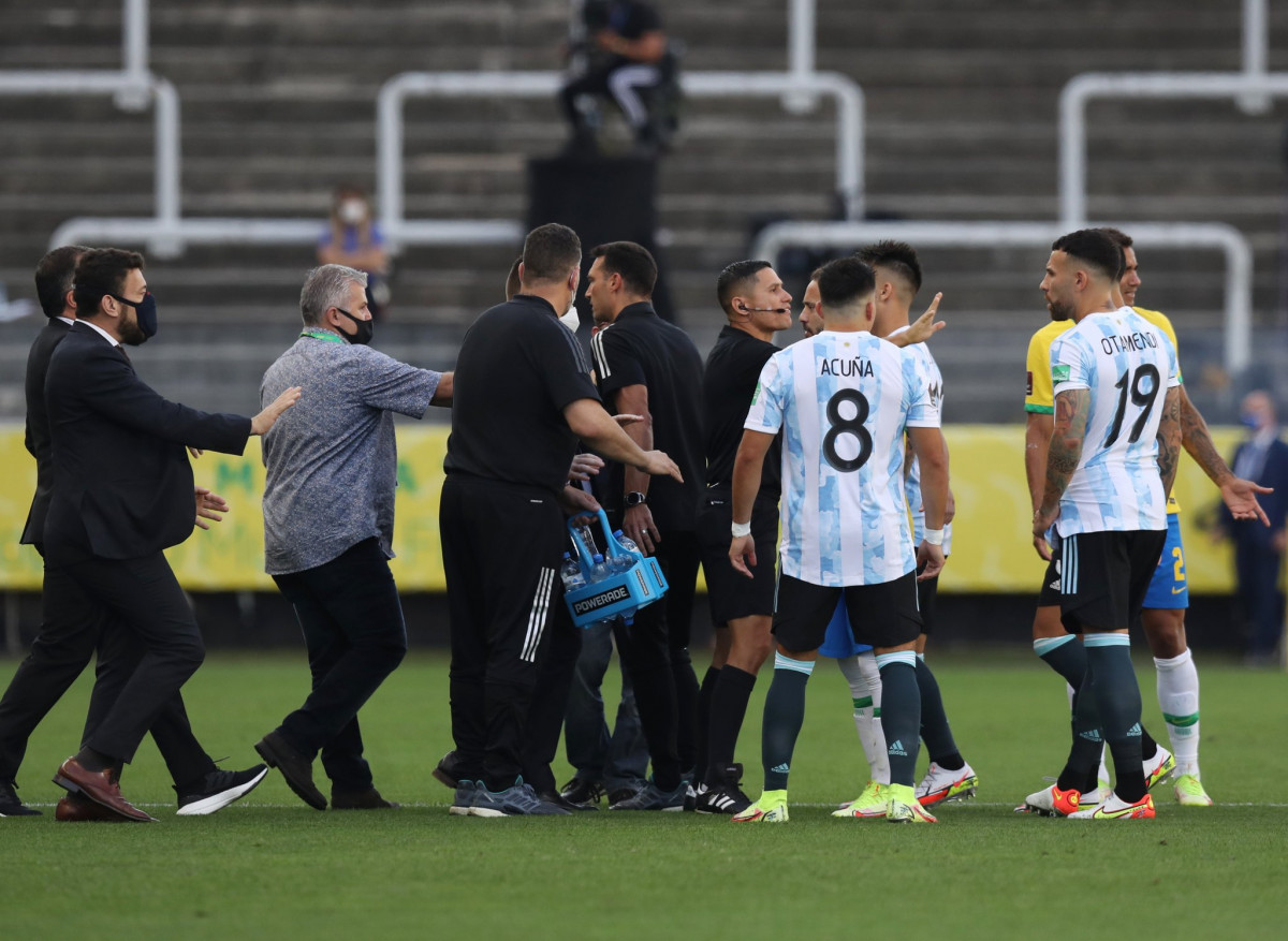 Suspenden juego argentina brasil apenas a los 5 minutos suspendido