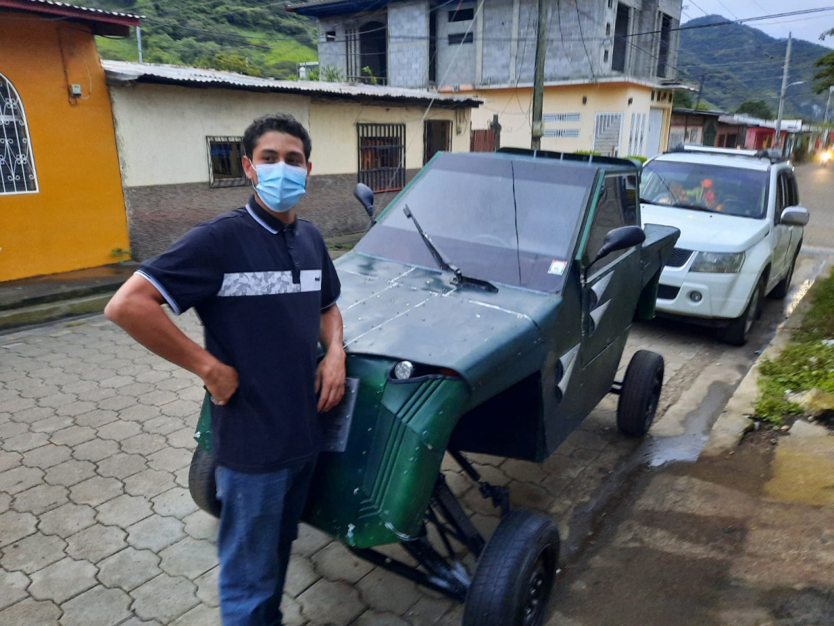 Nicaraguense construye su propio vehiculo con tan solo 3 mil dolares 2