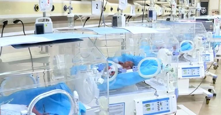 Pareja pensó que tendrían 4 hijos, pero salieron 6 en Kurdistán, Oriente Medio