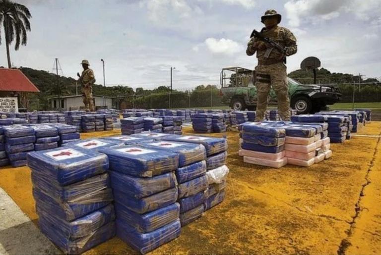 Arrestan a 2 nicas con casi 2 mil paquetes de drogas en Panamá