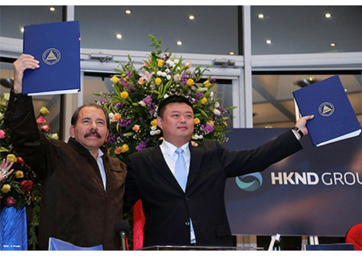 El Presidente Daniel Ortega junto a Wan Jing de HKND