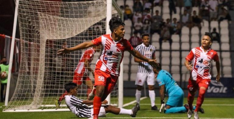 Real Estelí golea al Diriangén en el clásico nacional