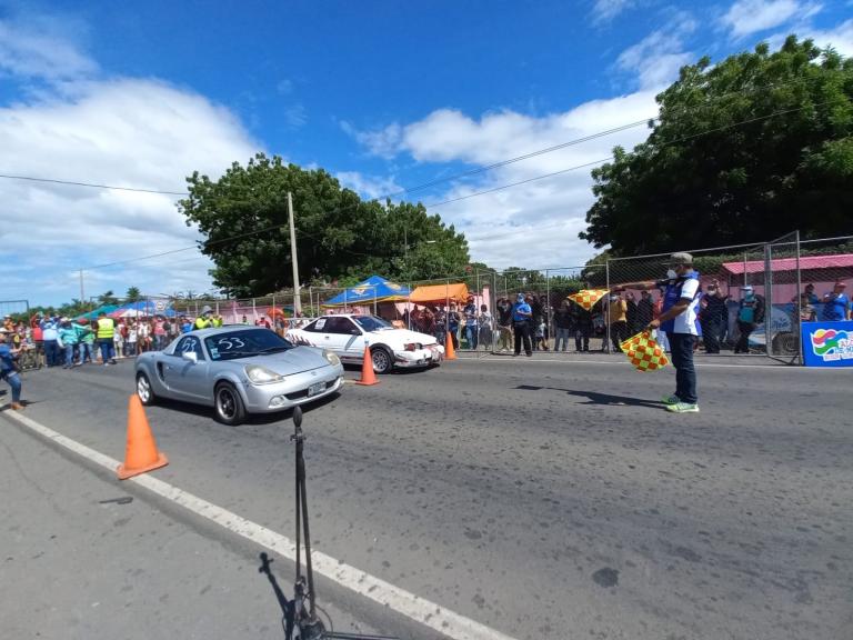 Realizan Cuarto de Milla en la Pista de Villa Sol