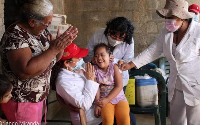 Nicaragua inició vacunación voluntaria casa a casa contra la Covid-19