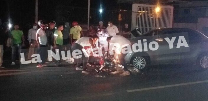 Motociclista resulta lesionado tras ser impactado por un auto en la ...
