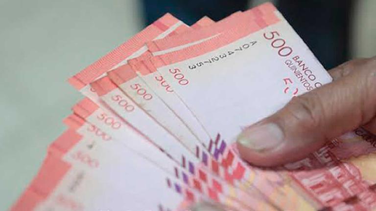 Gobierno entrega pago adelantado a trabajadores del MINED