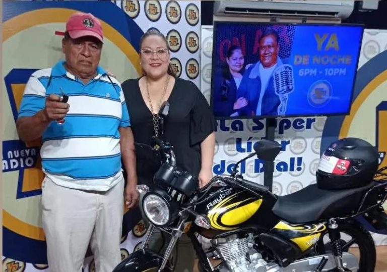 Carpintero gana motocicleta en la promoción “Estrena Tu Nave” con Tu Nueva Radio YA