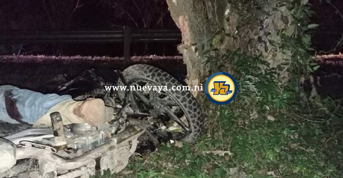 Motociclista y acompañante mueren en accidente de tránsito en Chontales