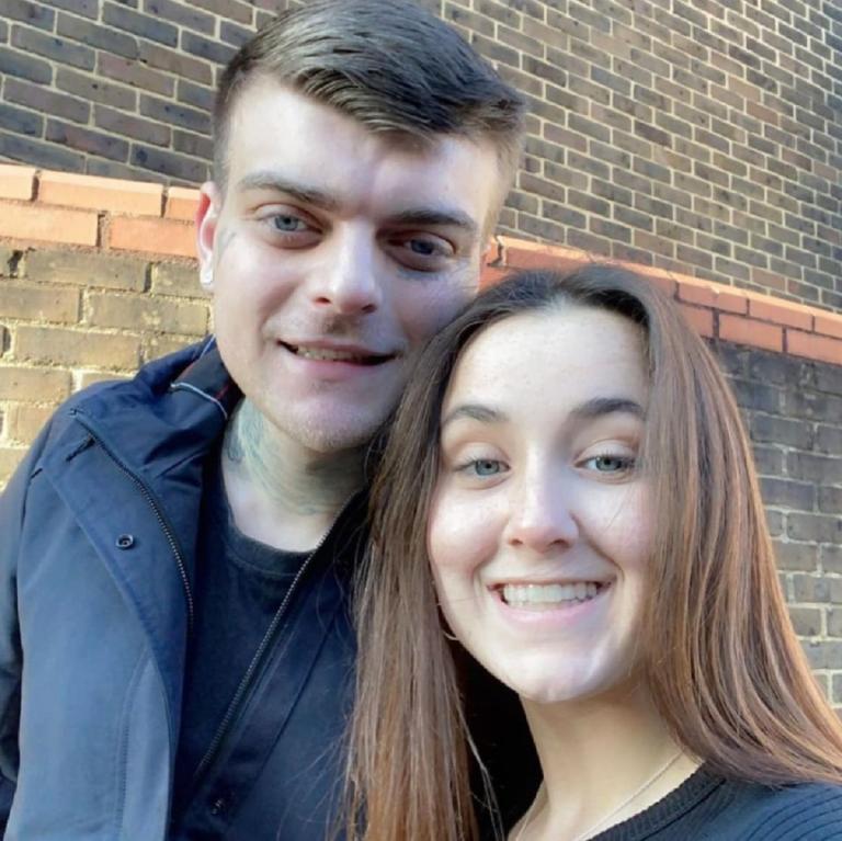 Joven canadiense cruzó el Océano Atlántico para ser asesinada por su novio que conoció en línea