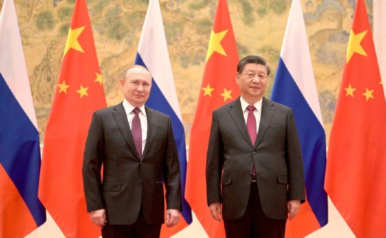 Vladimir Putin se reúne con el presidente chino Xi Jinping
