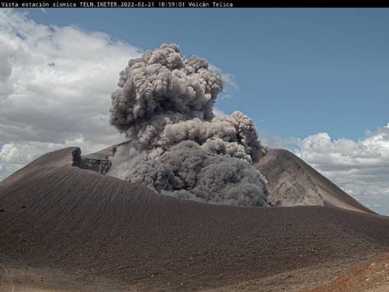 Volcán Telica mantiene exhalaciones y explosiones de baja intensidad en Nicaragua
