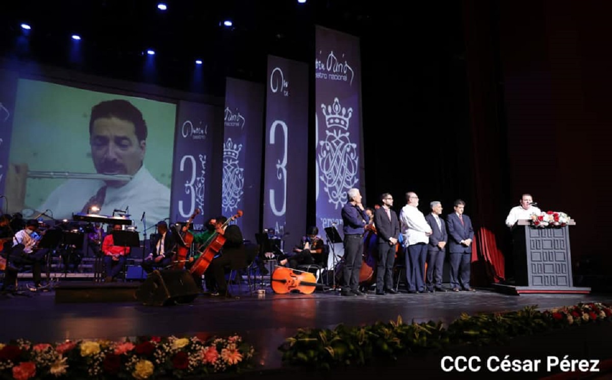 La Camerata Bach recibió la Orden Cultural Darío Cervantes a la Camerata Bach