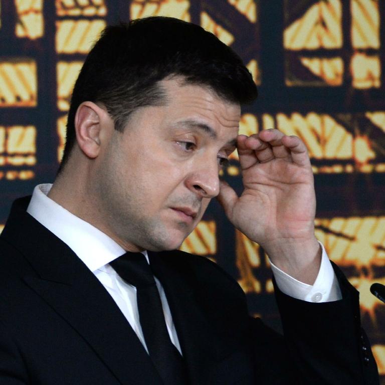 Volodímir Zelenski abandonó Ucrania y apagó sus teléfonos