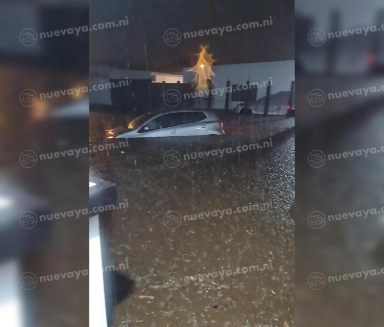 Lluvias acompañadas de fuertes vientos dejan varias casas anegadas en Managua