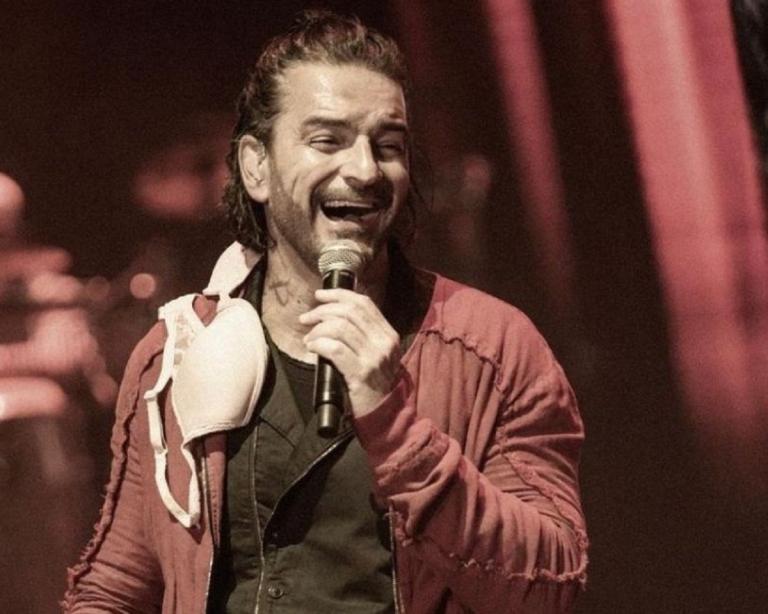 Fanática de Ricardo Arjona se desnudó durante concierto, en Texas