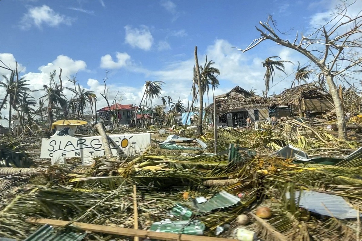 Sube a 172 los muertos tras el paso del tifon megi en las filipinas