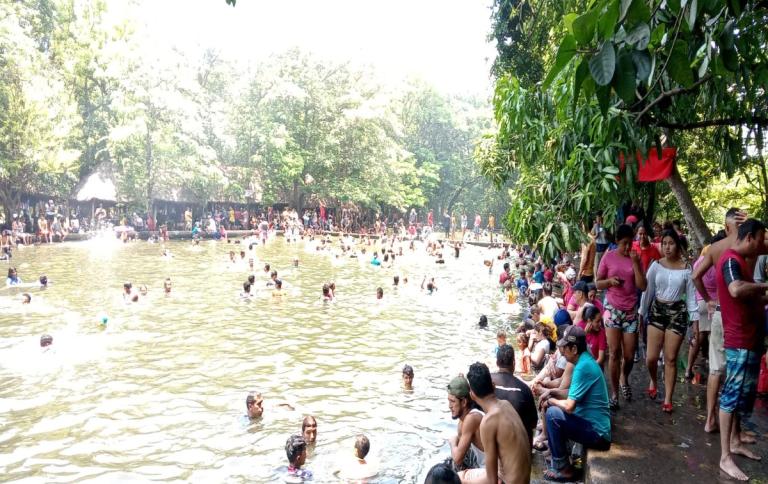 Familias nicaragüenses disfrutan del Centro Turístico Campuzano en Chinandega