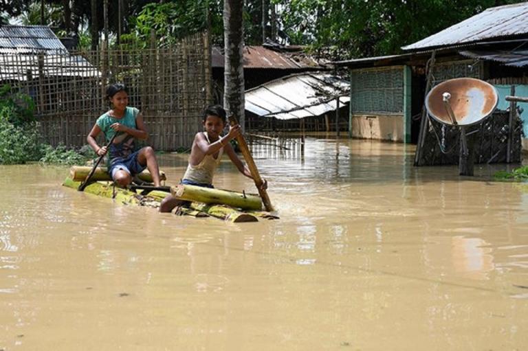 60 personas mueren a causa de la inundaciones en India y Bangladesh