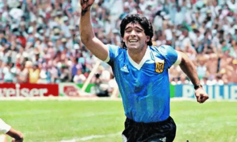 Subastan en 9 millones de dólares la camiseta que Maradona en el Mundial de 1986