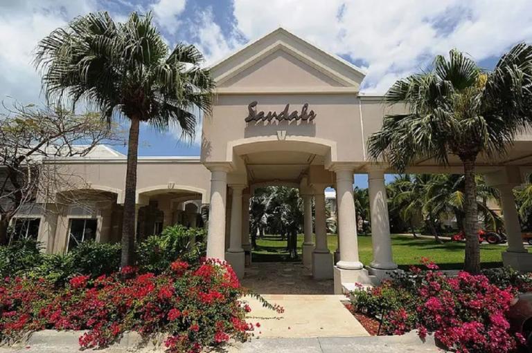 Tres turistas estadounidenses son encontrados sin vida en un lujoso complejo en Bahamas