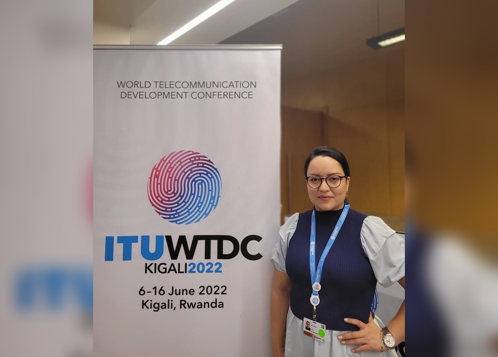 Compañera Celia Reyes, Directora de la Dirección de Atención a Operadores y Usuarios, participando en la Conferencia Mundial de Desarrollo de las Telecomunicaciones 2022.