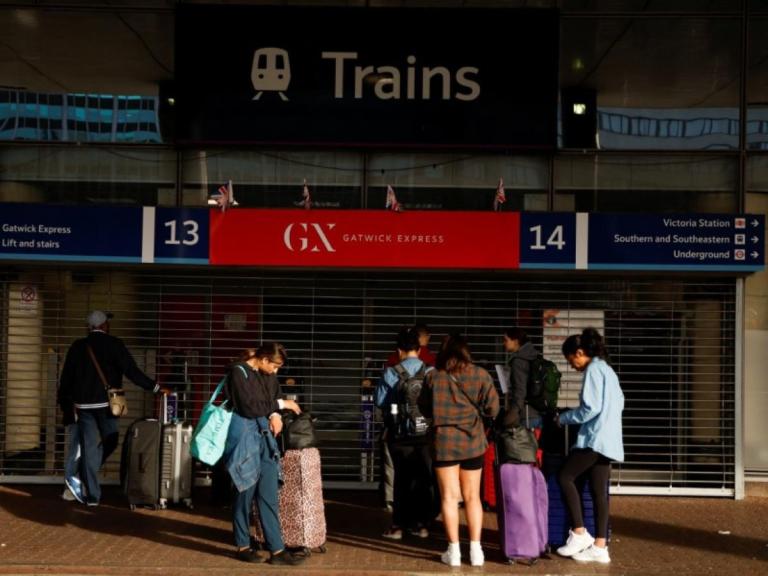 Reino Unido enfrenta la peor huelga ferroviaria de los últimos 30 años