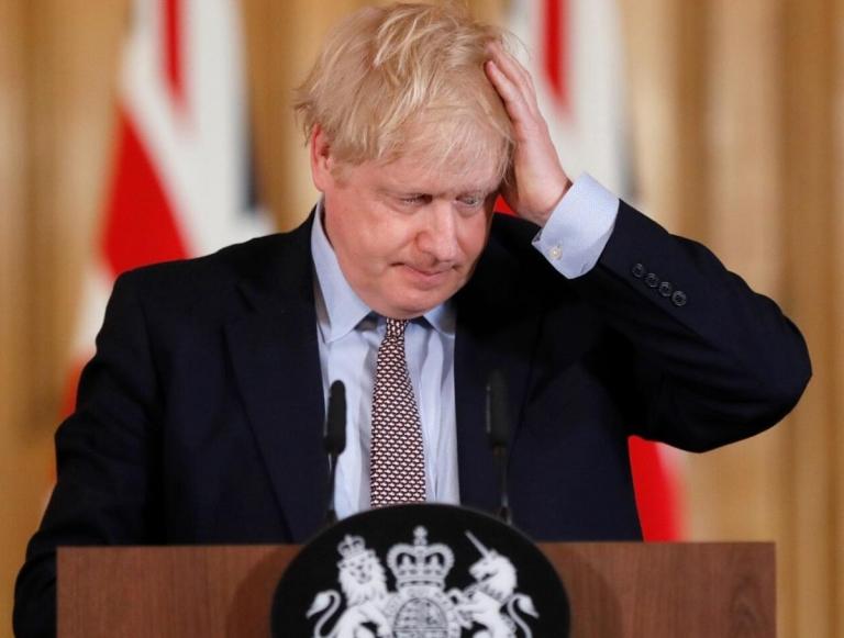 Boris Johnson presenta su dimisión tras la renuncia de 50 miembros de su gabinete en Reino Unido