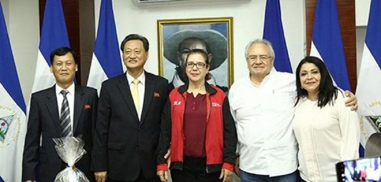 Doctor Gustavo Porras recibe visita del embajador de la República Popular Democrática de Corea