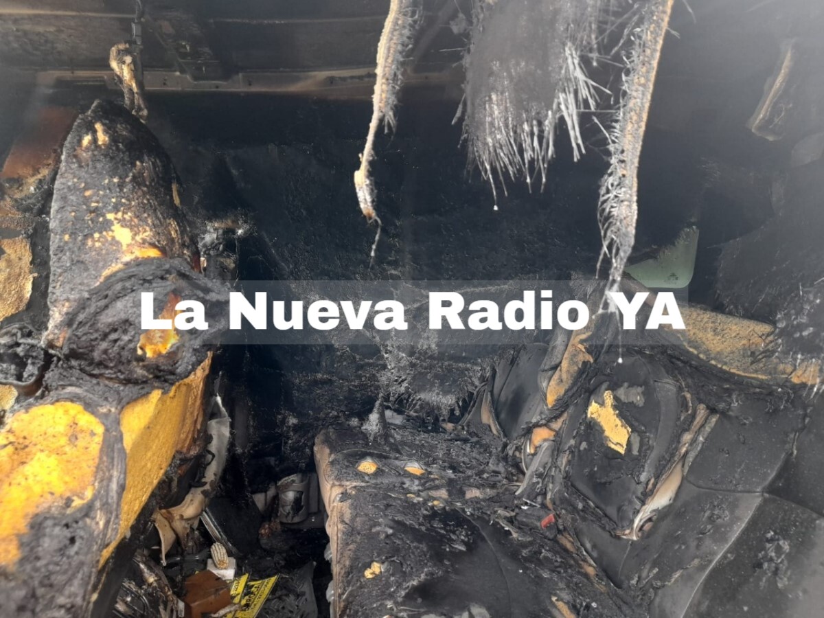 Llamas destruyen parcialmente un jeep en el casco urbano de acoyapa 3