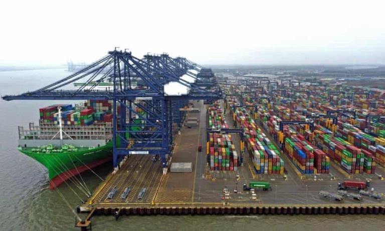 Trabajadores del puerto más importante del Reino Unido se declaran en huelga