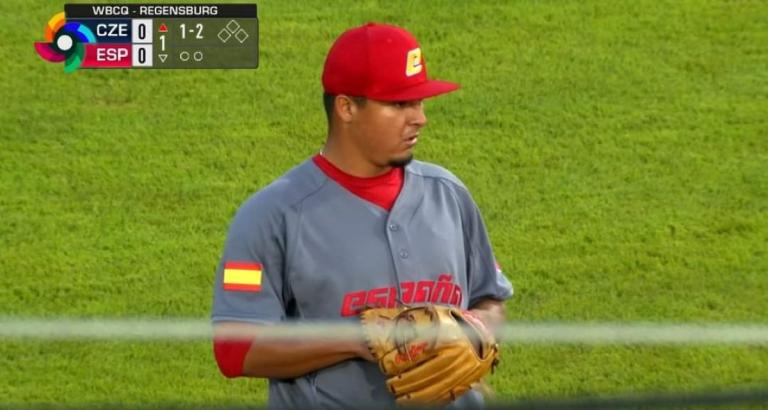 El nicaragüense Ronald Medrano no pudo darle el pase a España al Clásico mundial