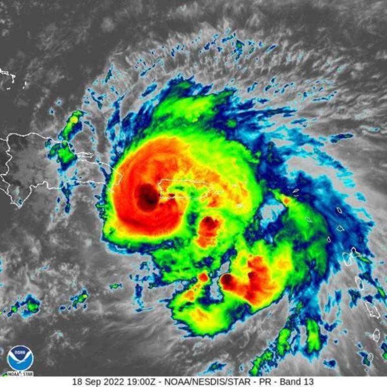Huracán Fiona toca tierra en Puerto Rico dejando sin electricidad a toda la isla