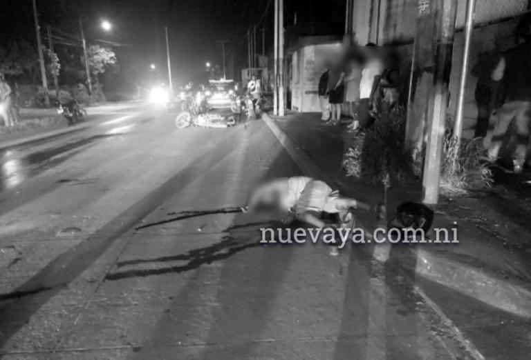 Motociclista pierde la vida al impactar contra un taxi y una rastra en Villa El Carmen