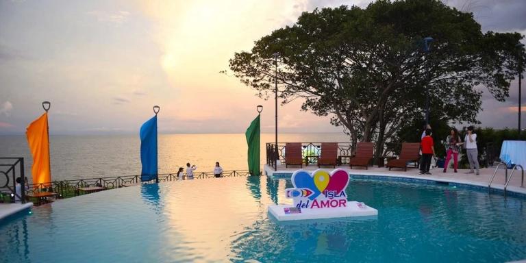 Inauguran nuevo atractivos artísticos en la Isla del Amor